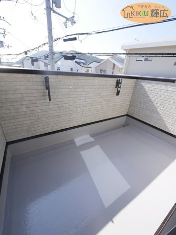 【バルコニー】 | 姫路市御国野町御着　中古戸建 | 防水塗装済み