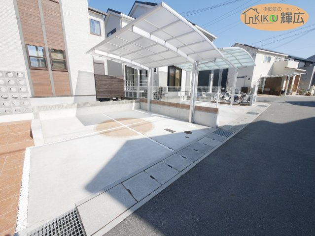 【駐車場】 | 姫路市御国野町御着　中古戸建 | カーポート付き