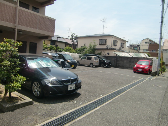 カサグランデ魚崎Ⅲの駐車場