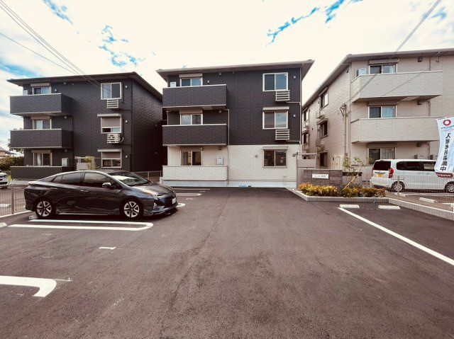 デーヴァ林崎の駐車場