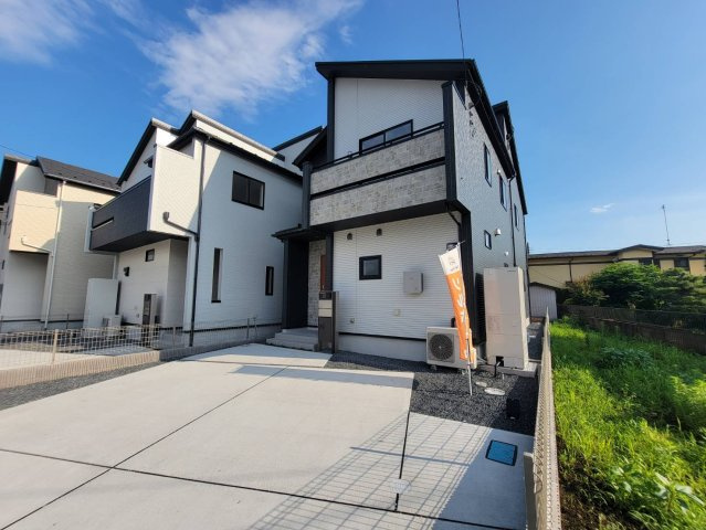 【ブルーミングガーデン】宇都宮市鶴田町 第5 全6棟の外観|〇6号棟〇
車が2台あっても、来客があっても安心！
ゆとりのある駐車スペース付きで、毎日の出入りもスムーズにできます♪
※2026年6月撮影