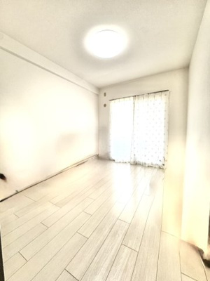 【洋室】 | グランドメゾン仰木の里六番館 | 不自然なところはAIで一部消去しているため