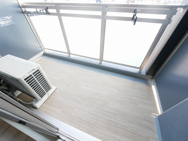 グランカリテ九条南のバルコニー