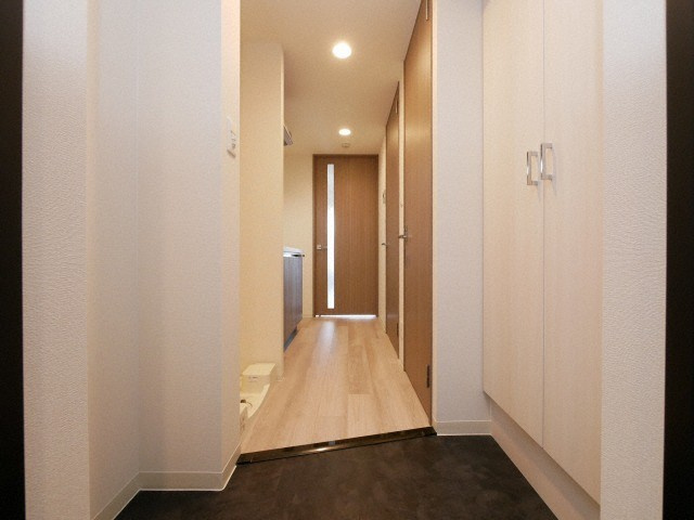 グランカリテ九条南の玄関