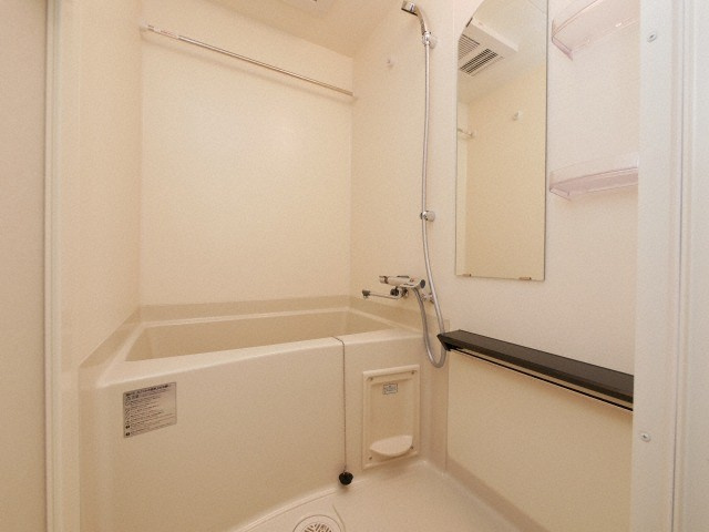 グランカリテ九条南の浴室