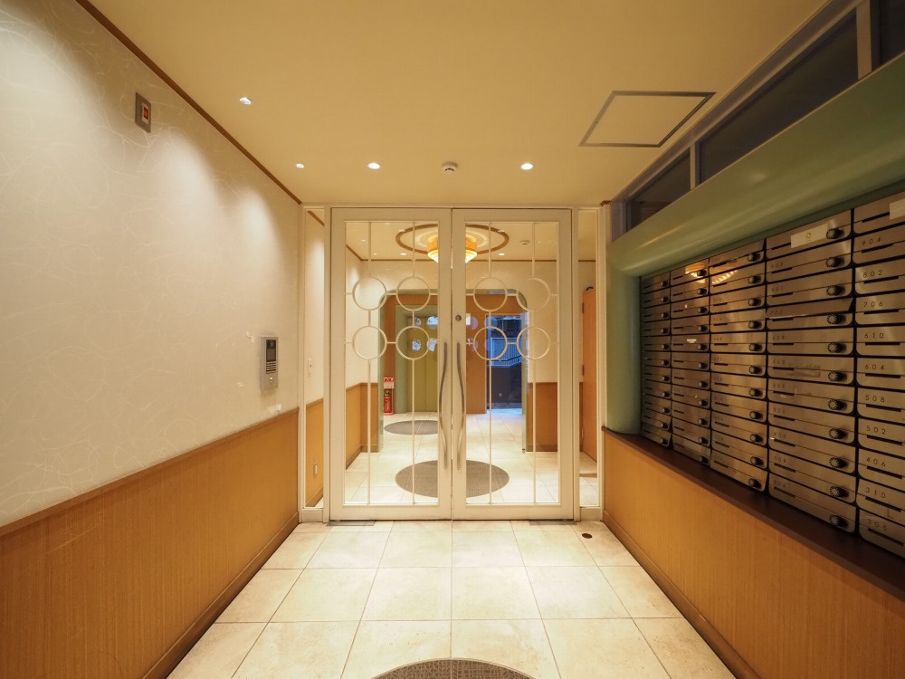 大阪市北区国分寺２丁目の賃貸マンションのロビー