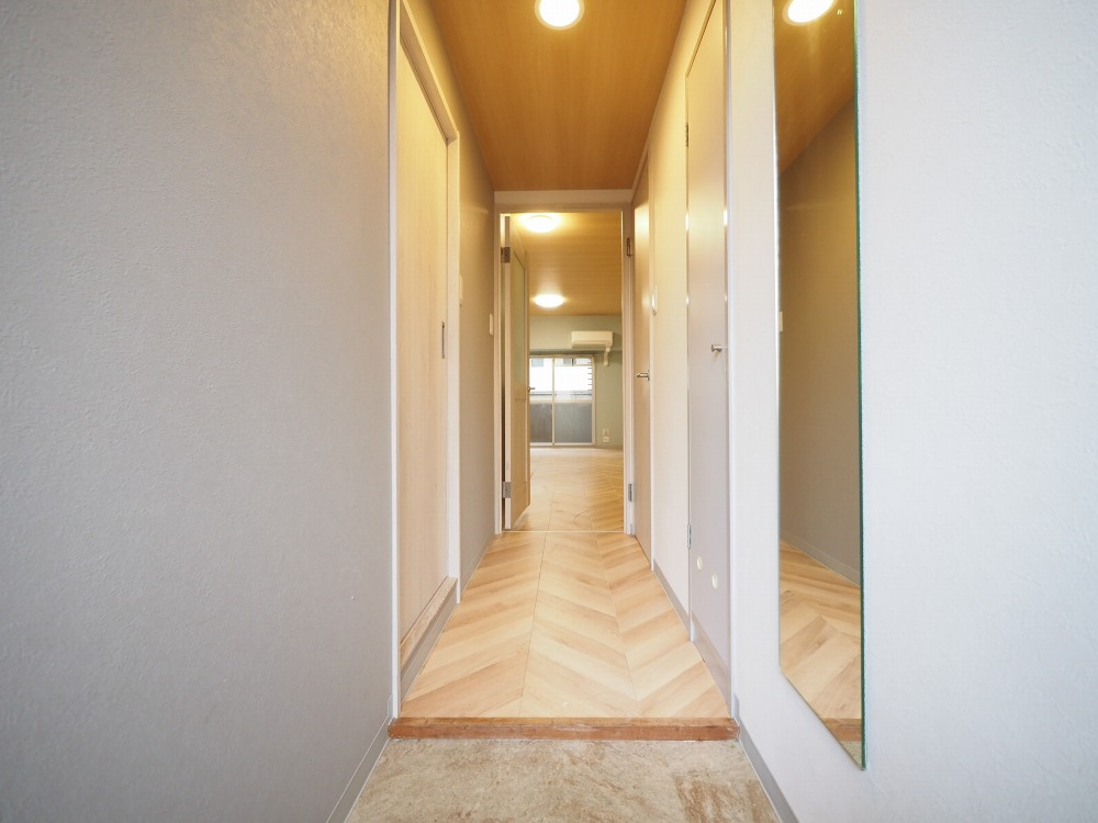 大阪市北区国分寺２丁目の賃貸マンションの玄関