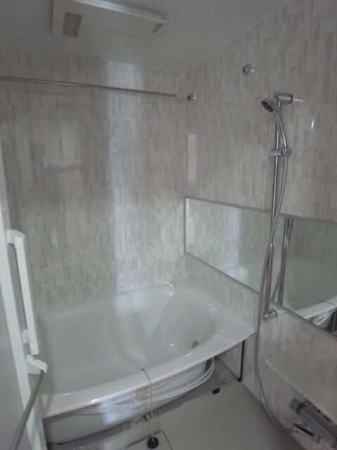 アプリカーレ練馬の浴室