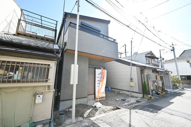 マドレコート長洲東通1丁目新築一戸建て│4LDK+駐車1台可の外観|ママが喜ぶ家づくり「マリンホーム施工」。乾太くん、宅配ボックス、深型食器洗浄乾燥機、タッチレス水栓などが標準装備です。