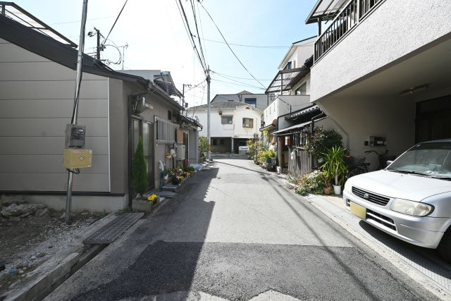 マドレコート長洲東通1丁目新築一戸建て│4LDK+駐車1台可の前面道路含む現地写真|前面道路：公道幅員約4.1ｍ