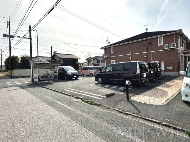 ヴィラ プロムナード Aの駐車場