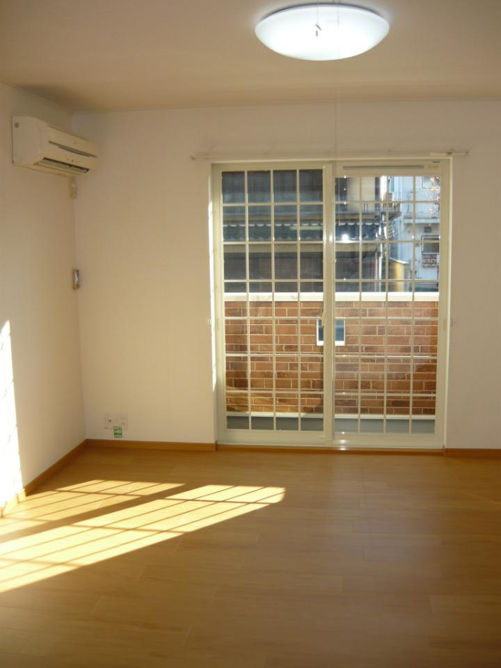 ヴィラ プロムナード Aの居間・リビング