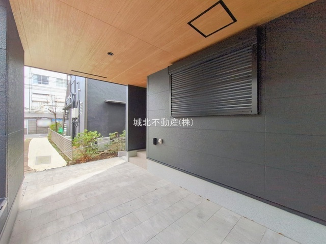 杉並区下井草1丁目 全1棟のその他|駐輪場