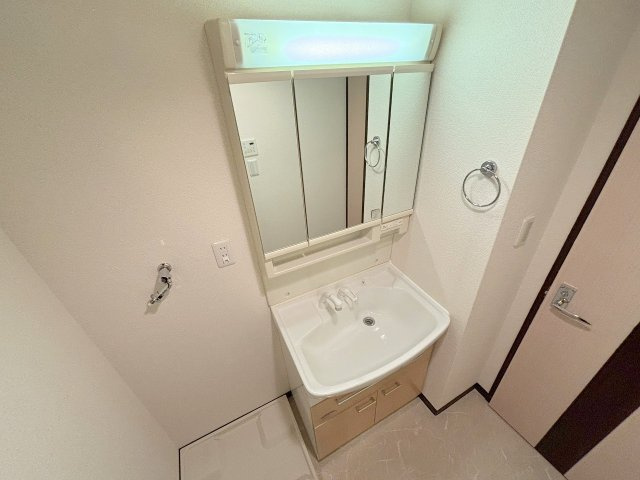 アーバンフラッツ西中島の独立洗面台