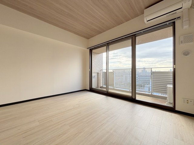 アーバンフラッツ西中島の居間・リビング