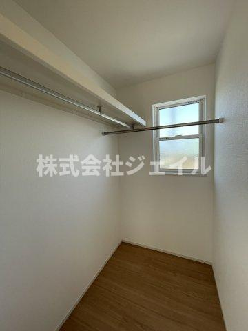 新築戸建　京地４丁目の収納