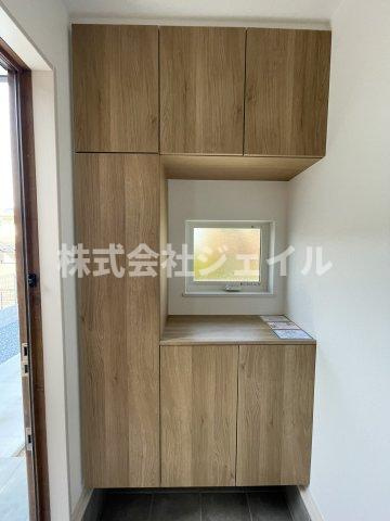 新築戸建　京地４丁目の玄関