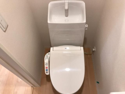 【トイレ】 | ベイシュヴェル | シャワー付トイレ