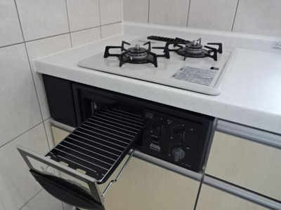 【キッチン】 | ＨＩＲＯ　ＷＥＳＴ（ヒロ　ウエスト） | グリル付きコンロ