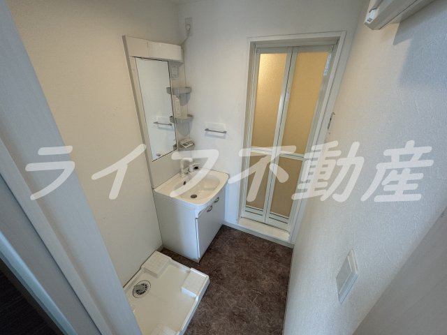 GRANDIR河内花園の洗面所|明るい洗面所です