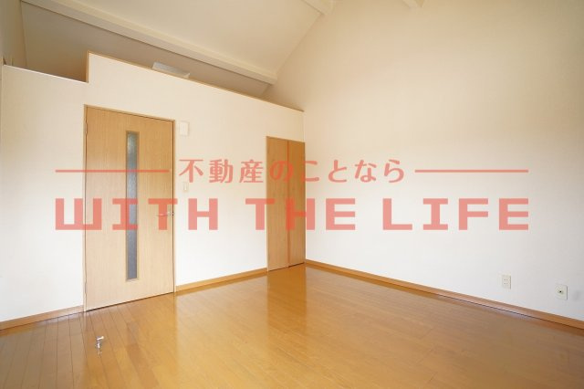 プラムハウス上津【キャッシュバック対象物件】の居間・リビング|使いやすい居間です