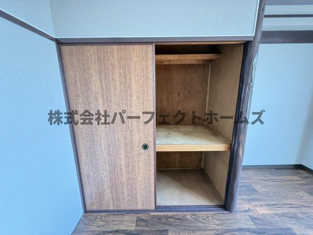国松町戸建　賃貸の収納|便利な収納スペースです