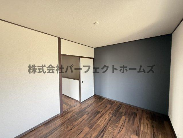 国松町戸建　賃貸の洋室|明るい洋室です