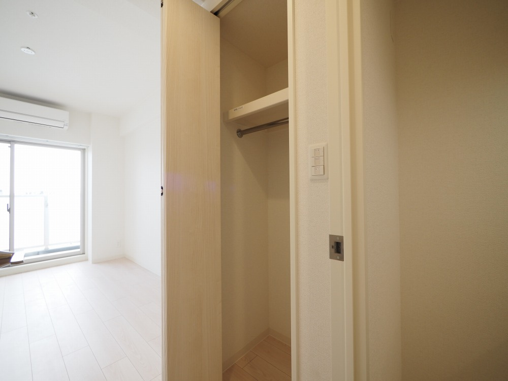大阪市城東区東中浜２丁目の賃貸マンションの収納