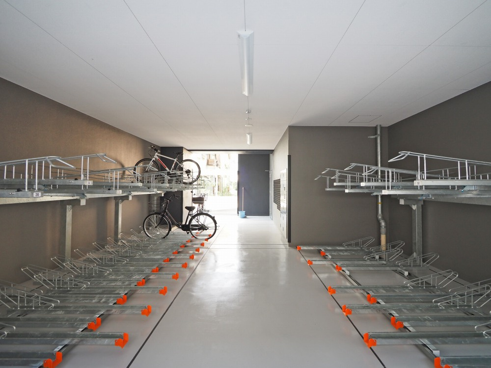 大阪市城東区東中浜２丁目の賃貸マンションの駐車場