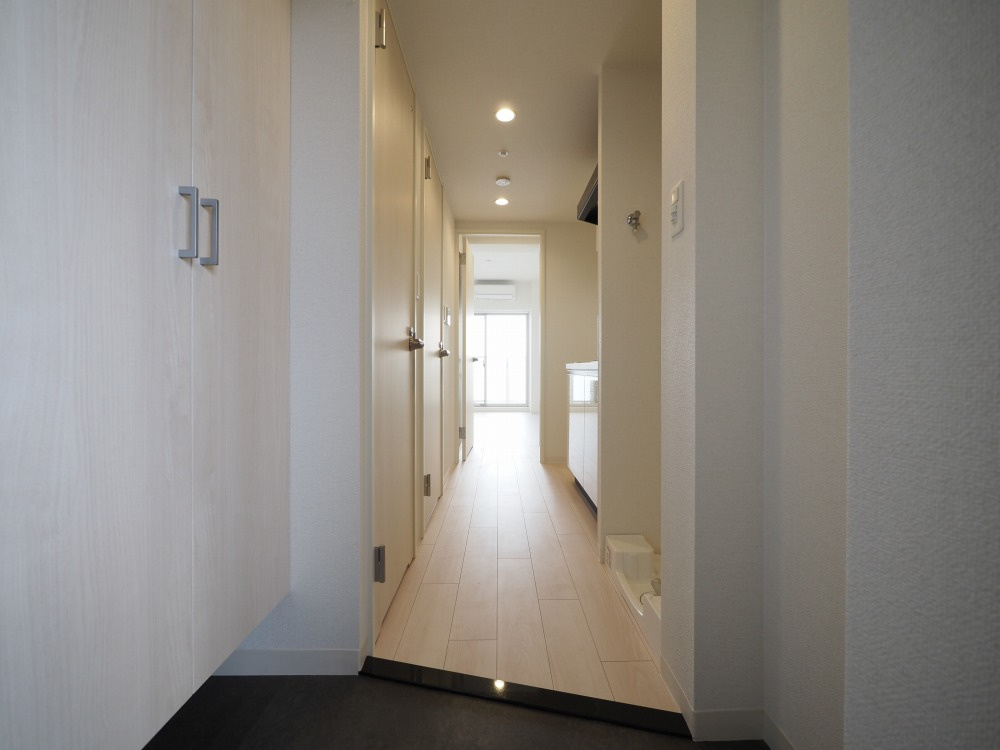 大阪市城東区東中浜２丁目の賃貸マンションの玄関