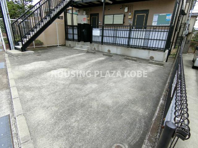 大久保ハイツの駐車場