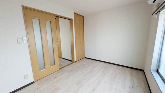 カーサ鈴蘭台Ⅱの洋室