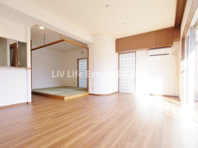 第３ゼルコバマンションの居間・リビング