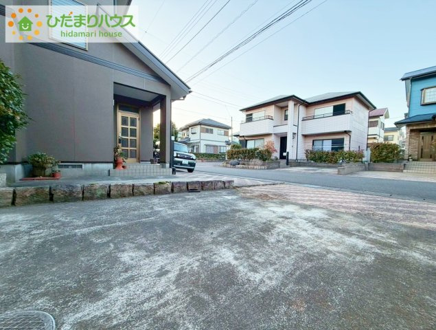 常陸太田市幡町　中古戸建の駐車場|マイホームなら駐車場代がかかりません。しかも、自宅の駐車場で洗車ができます！今までコイン洗車に行っていた手間も省けて、節約にもつながります(^^♪