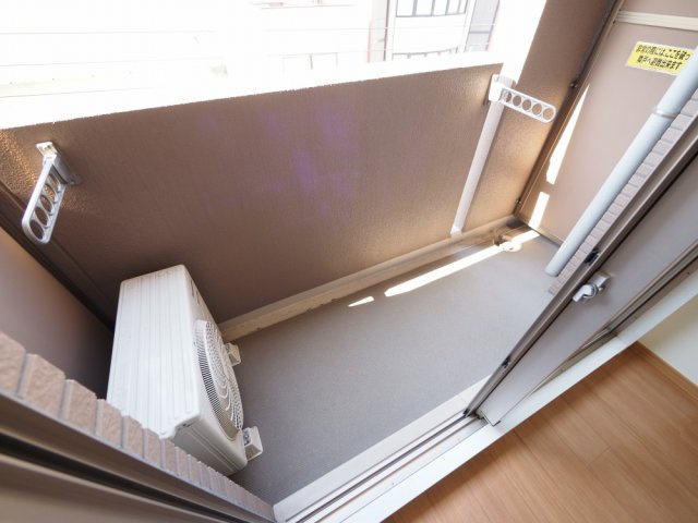 大阪市中央区内淡路町３丁目の賃貸マンションのバルコニー