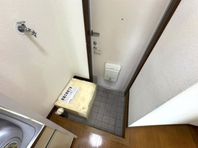 ハイツ・ローズマリーの玄関