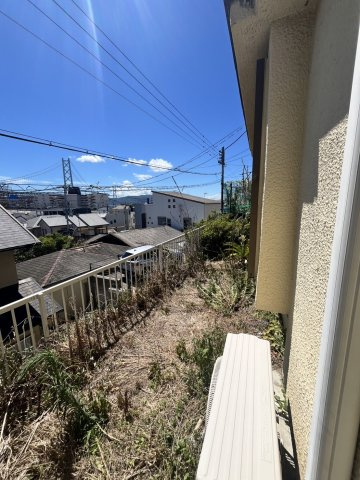 舞子台2区分アパートの庭