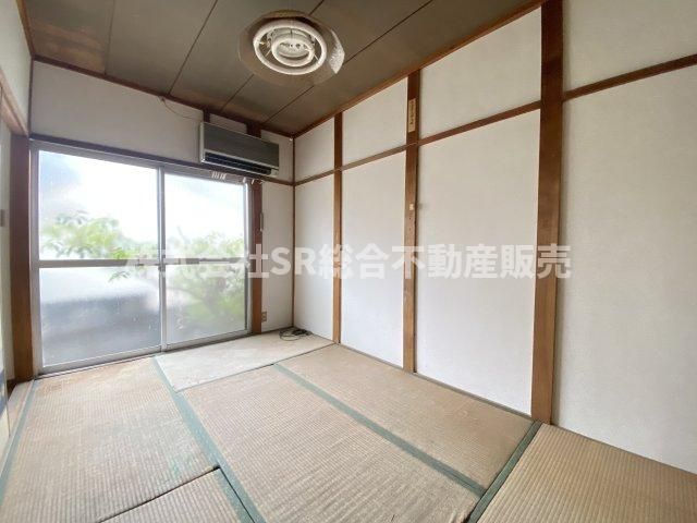 六万寺町1丁目中古戸建の和室|明るいお部屋です！リビング、客間としても使えます。