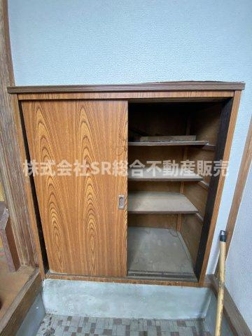 六万寺町1丁目中古戸建の収納|シューズボックスもあります！