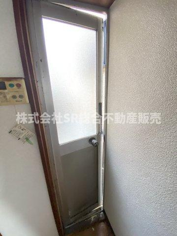 六万寺町1丁目中古戸建の内装|勝手口もあります！