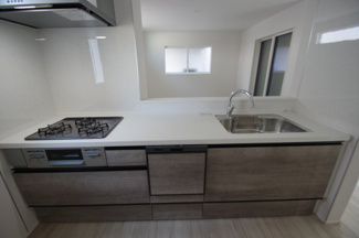 【キッチン】 | 【仲介手数料無料！！】稲城市平尾1丁目　新築戸建て（全4棟）3号棟　4780万円