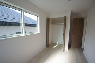 【洋室】 | 【仲介手数料無料！！】稲城市平尾1丁目　新築戸建て（全4棟）3号棟　4780万円 | 洋室5.5帖