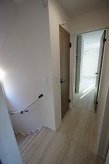 【その他】 | 【仲介手数料無料！！】稲城市平尾1丁目　新築戸建て（全4棟）3号棟　4780万円 | 2階廊下