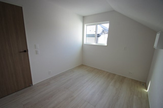 【洋室】 | 【仲介手数料無料！！】稲城市平尾1丁目　新築戸建て（全4棟）3号棟　4780万円 | 洋室6帖