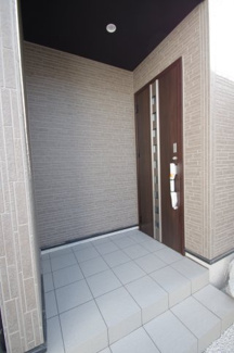 【エントランス】 | 【仲介手数料無料！！】稲城市平尾1丁目　新築戸建て（全4棟）3号棟　4780万円