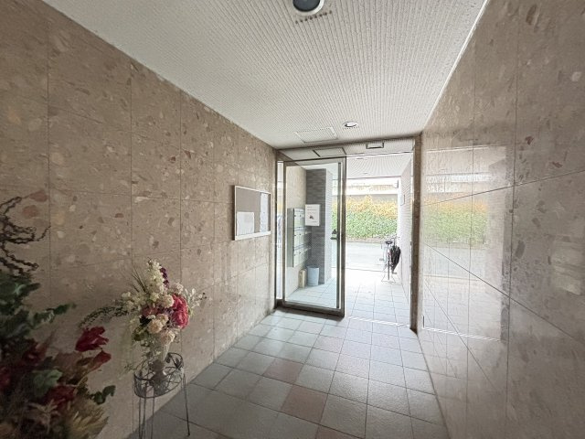 MYM成和のエントランス