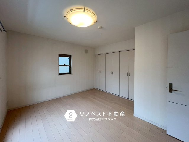 東大阪市角田2丁目の洋室|広いから家族の寝室として非常に良い空間です♪
