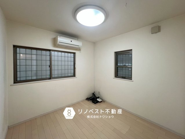 東大阪市角田2丁目の洋室|１階納戸は収納部屋にピッタリ◎エアコン付き！