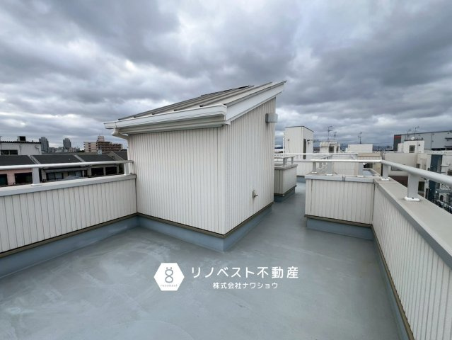 東大阪市角田2丁目のバルコニー|広いルーフバルコニー付きでバーベキュー場など楽しめます♪