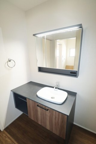 郡山市大槻町字前畑　　　１号棟　　　小山田小学校、大槻中学区　の居間・リビング|※同社施工例